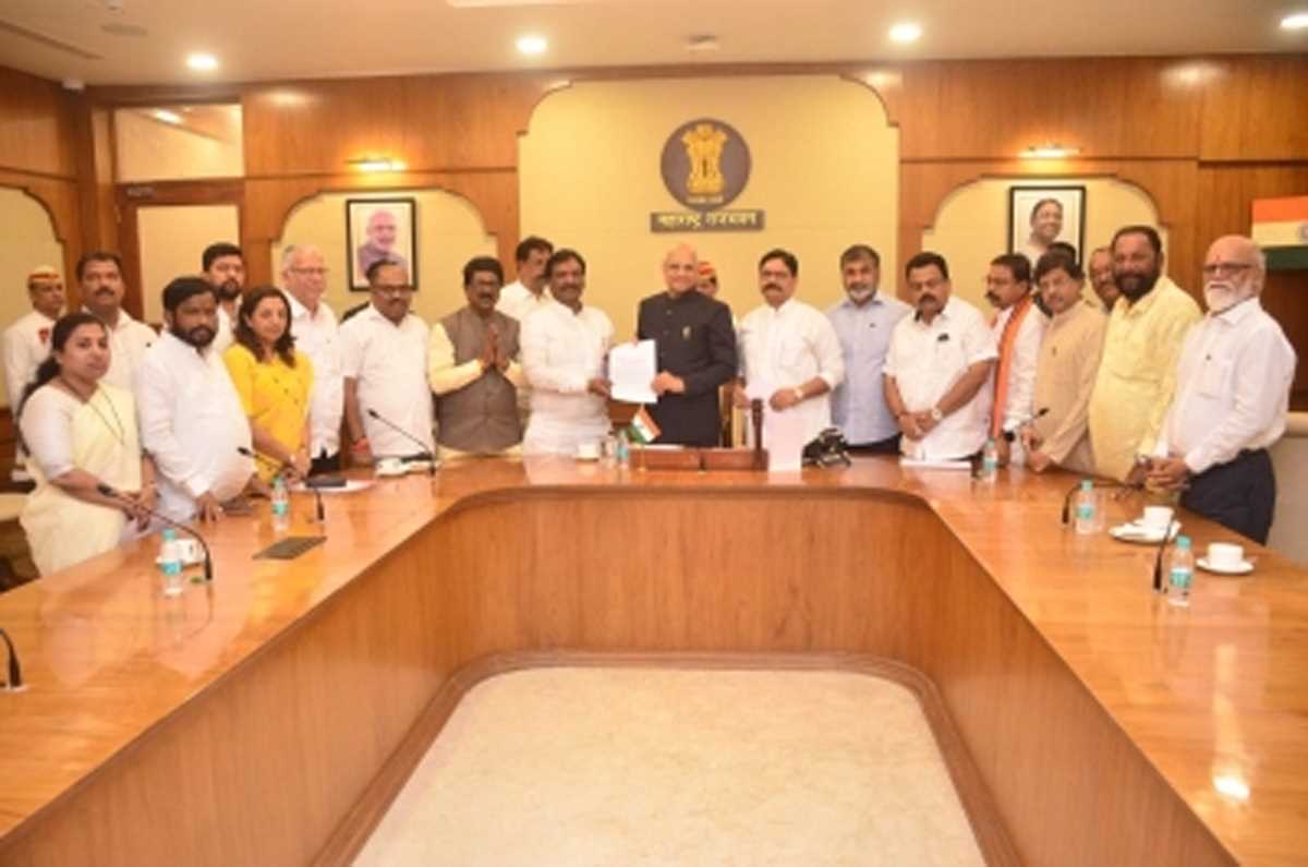 शिवसेना-यूबीटी का राज्यपाल को ज्ञापन, नवी मुंबई त्रासदी मानव निर्मित